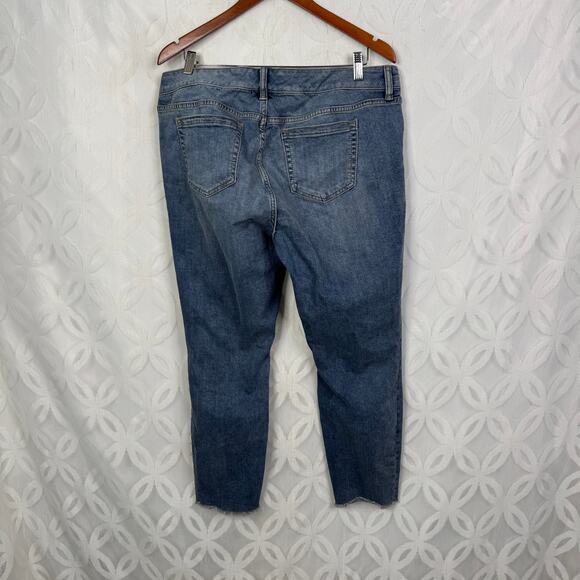 Torrid Ankle Skinny Patch Distressed Raw Cut Jeans‎ Size 16 - Picture 7 of 10